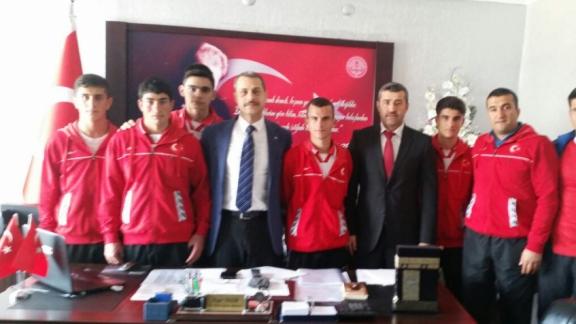 Şehit Eren Kupal Mesleki ve Teknik Anadolu Lisesi Badmintonda Bölge Üçüncüsü