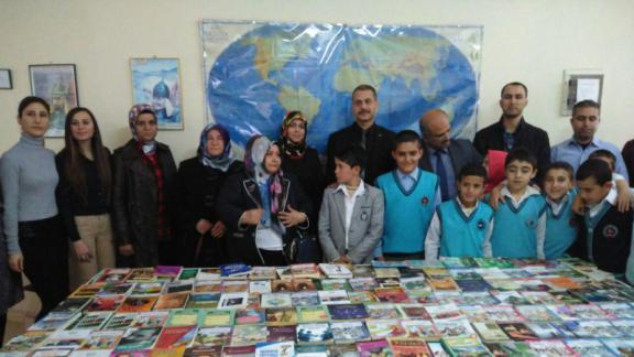 Besni Mehmet Akif Ersoy Anadolu Lisesinden Anlamlı Bağış