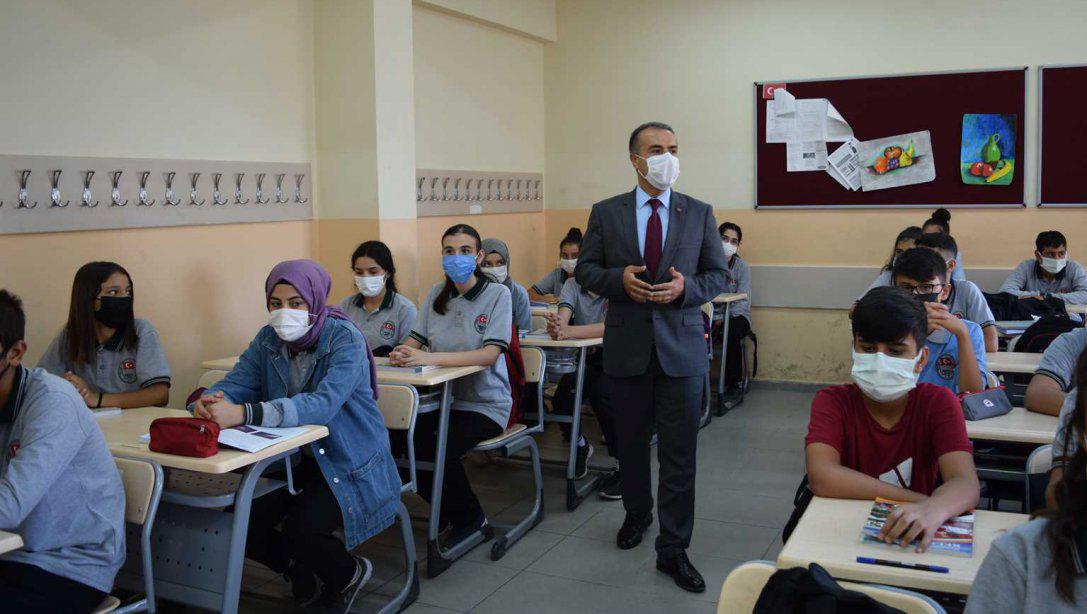 İlçe Mili Eğitim Müdürü Mehmet DEMİREL'den Okullara Ziyaret