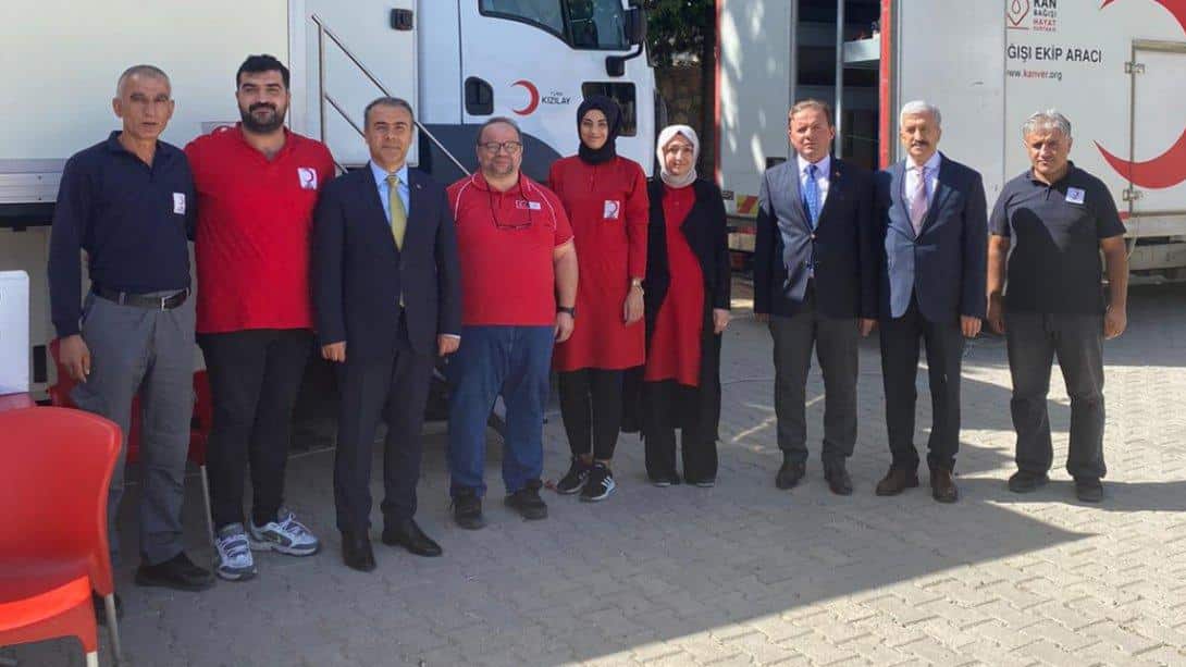 Müdürümüz Mehmet Demirel'den Kan Bağışına Destek