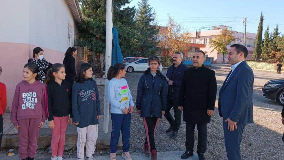 Kaymakam Partal, Şambayat Beldesi'ndeki Okulları Ziyaret Etti