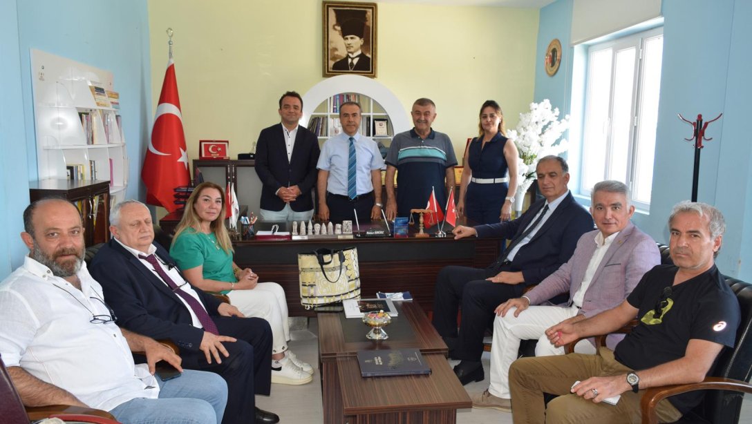 Besni Eğitim Vakfı Yöneticilerinden Müdürümüz Mehmet Demirel'e Ziyaret!